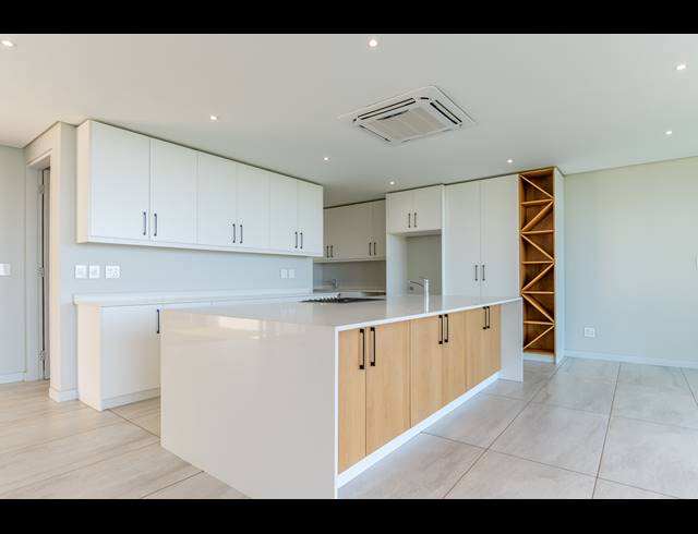 3 BEDROOM TOWNHOUSE FOR SALE IN LA LUCIA